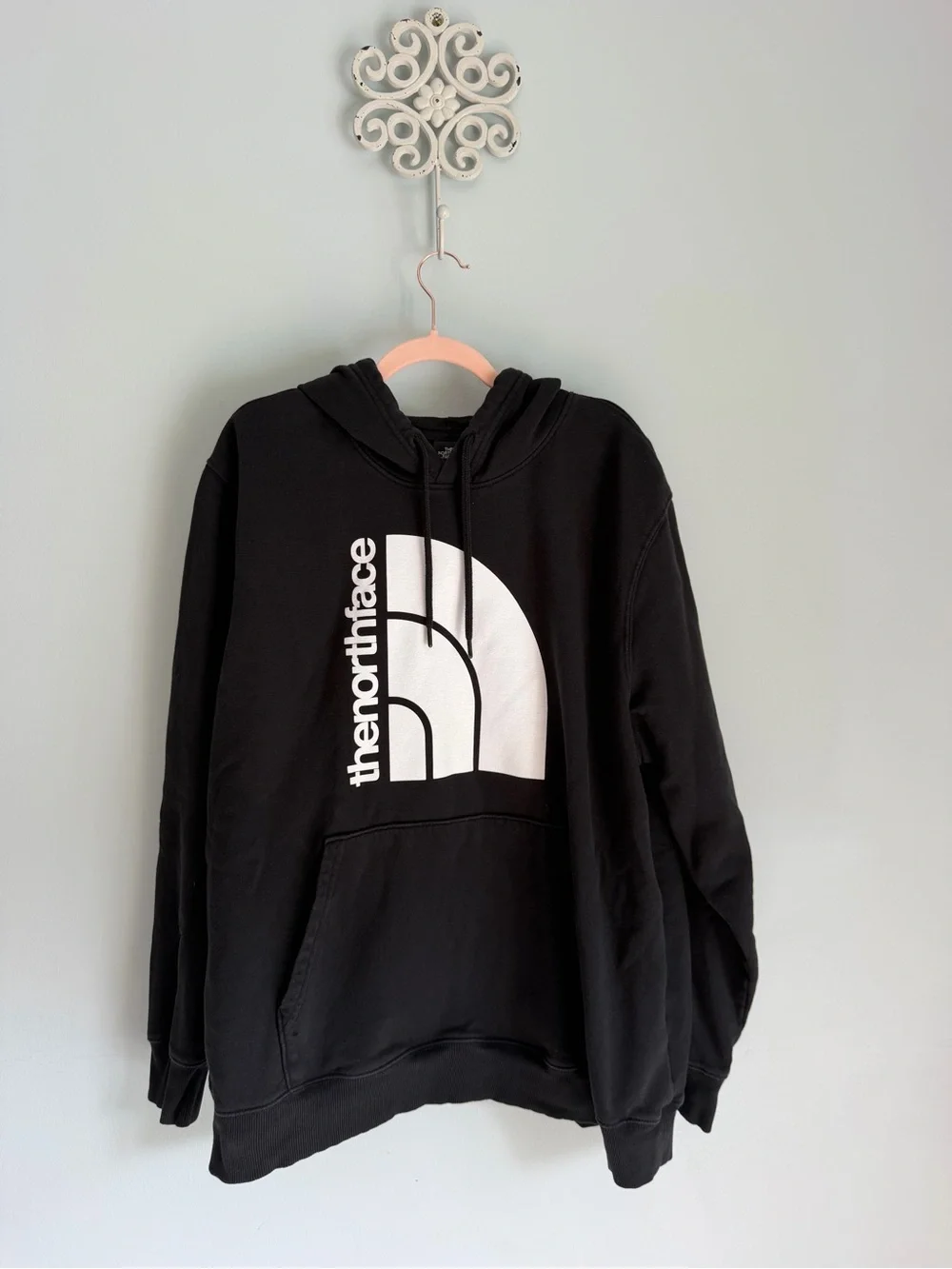 The North Face Black Hoodie with Logo. Men’s XXL